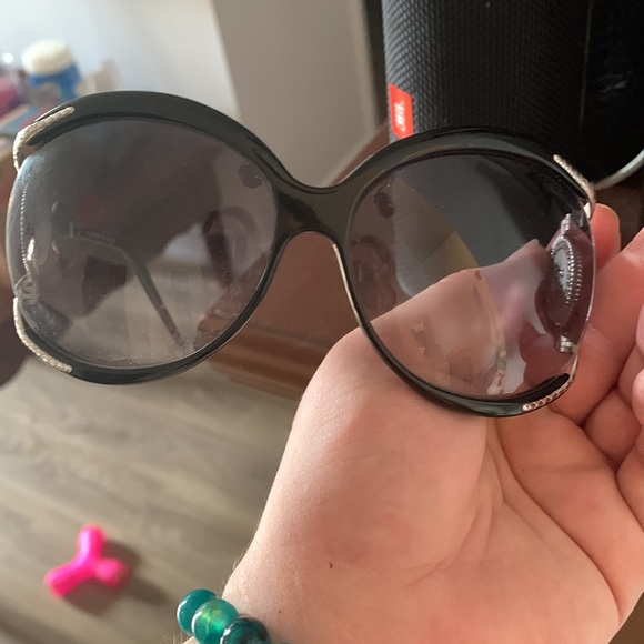 💯Authentic used Roberto Cavalli sunglasses with dust cloth and original case - Picture 8 of 16